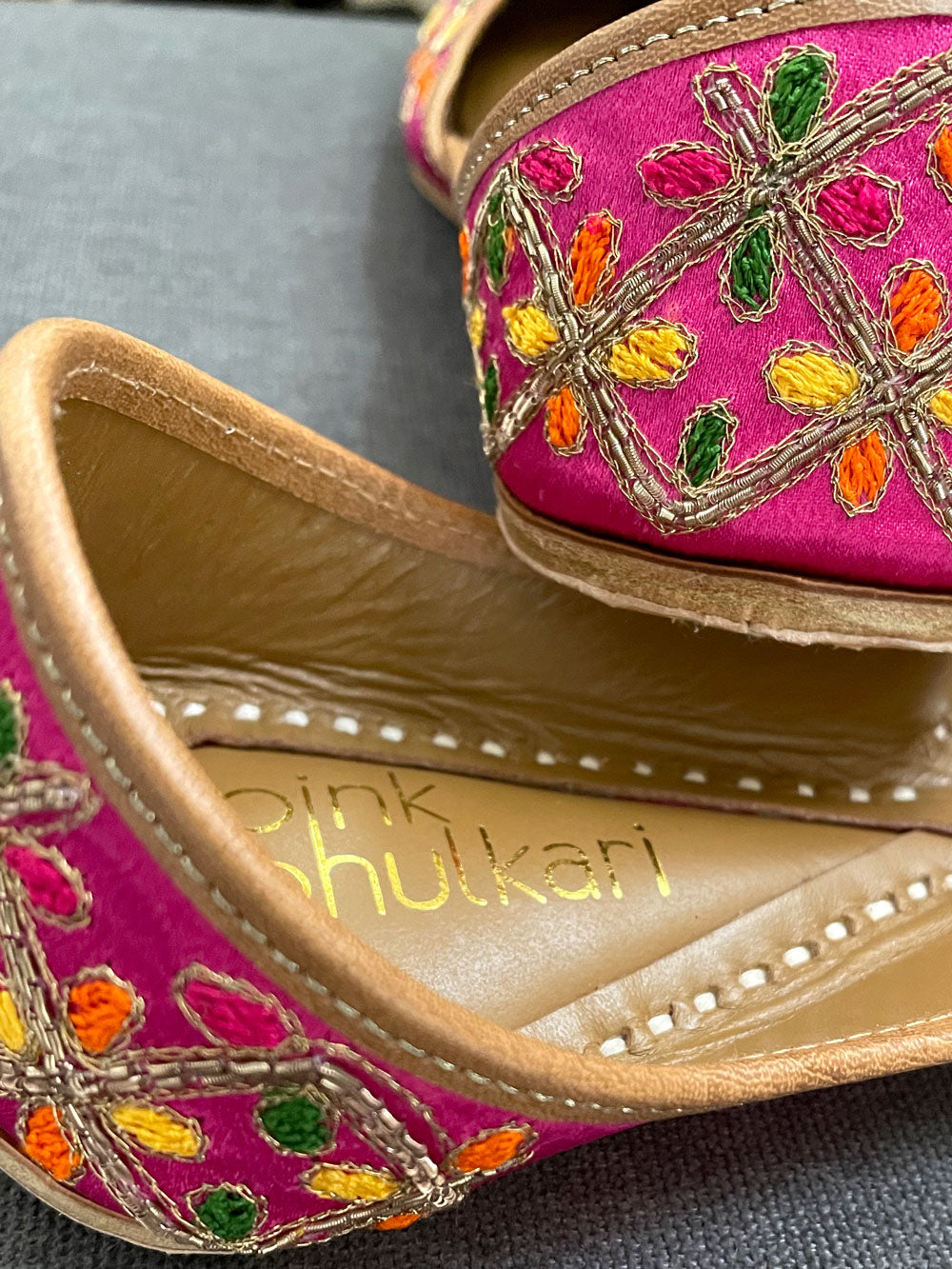 Buy Women's Embroidered Multicolor Punjabi Jutti at PinkPhulkari 