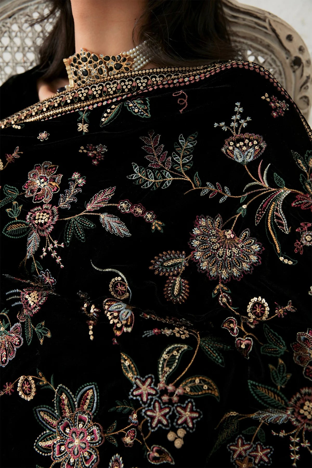 Buy Black Heavy Embroidered Velvet Shawl at PinkPhulkari California