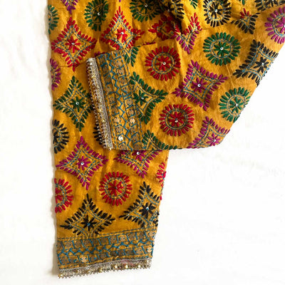 Buy Yellow Embroidered Phulkari Pants YD5 at PinkPhulkari CaliforniaBuy Yellow Embroidered Phulkari Pants YD5 at PinkPhulkari California
