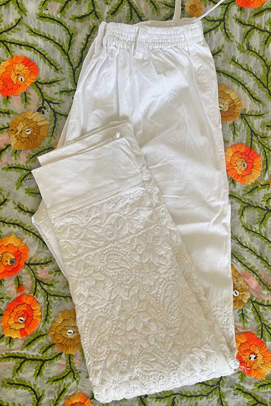White Cotton Pants With Pockets Lucknowi Chikankari