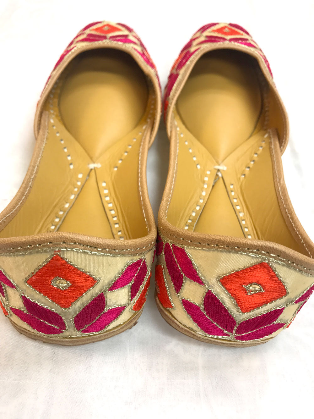 Women's Punjabi Jutti Flat Shoes Bagh at PinkPhulkari California